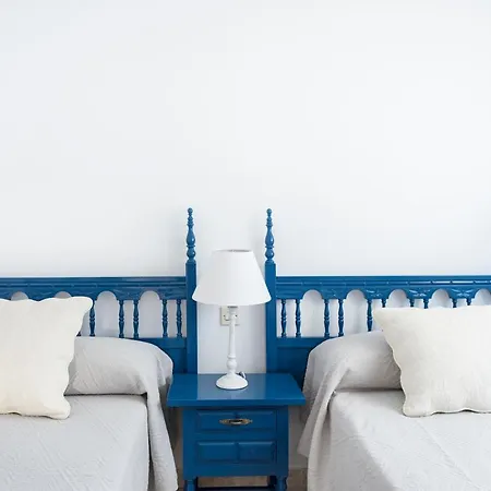 شقة Beautiful With Terrace Near The