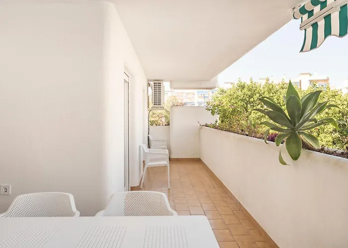 Daire Beautiful With Terrace Near The