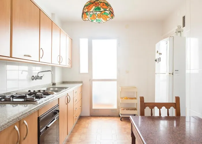 Beautiful With Terrace Near The Daire Fuengirola