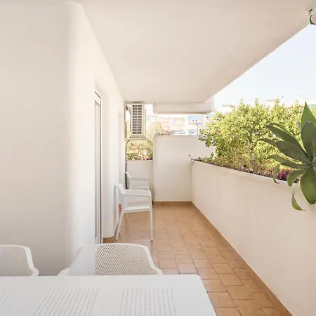 Appartement Beautiful With Terrace Near The