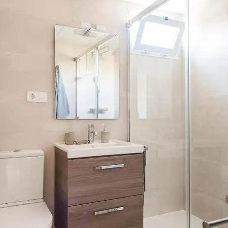 Beautiful With Terrace Near The Appartement *